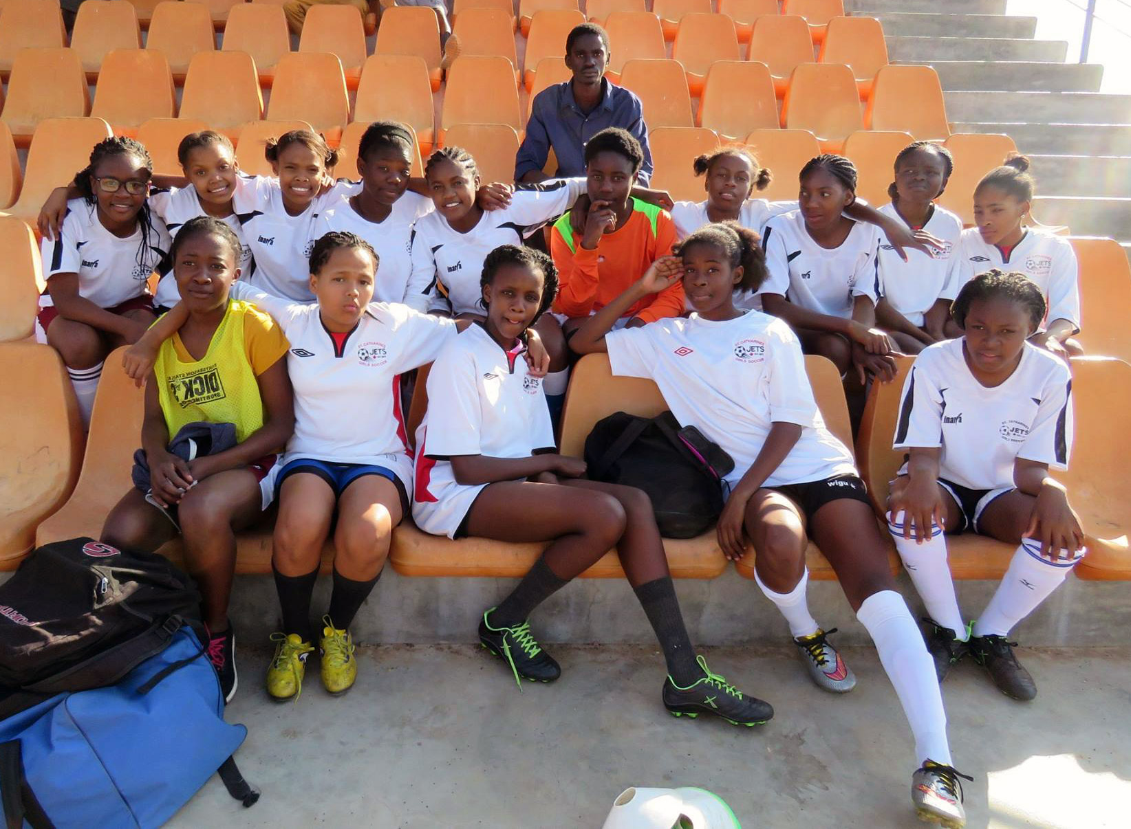 PAY-soccer-team-girls